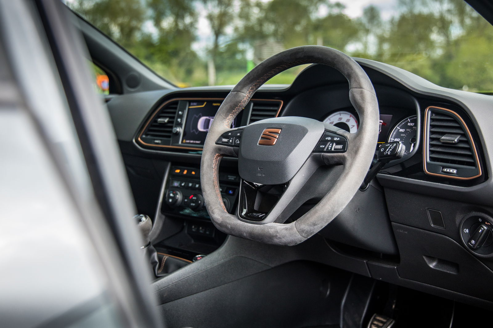 Cupra Leon vs Seat Leon Cupra R: Can The New One Measure Up?