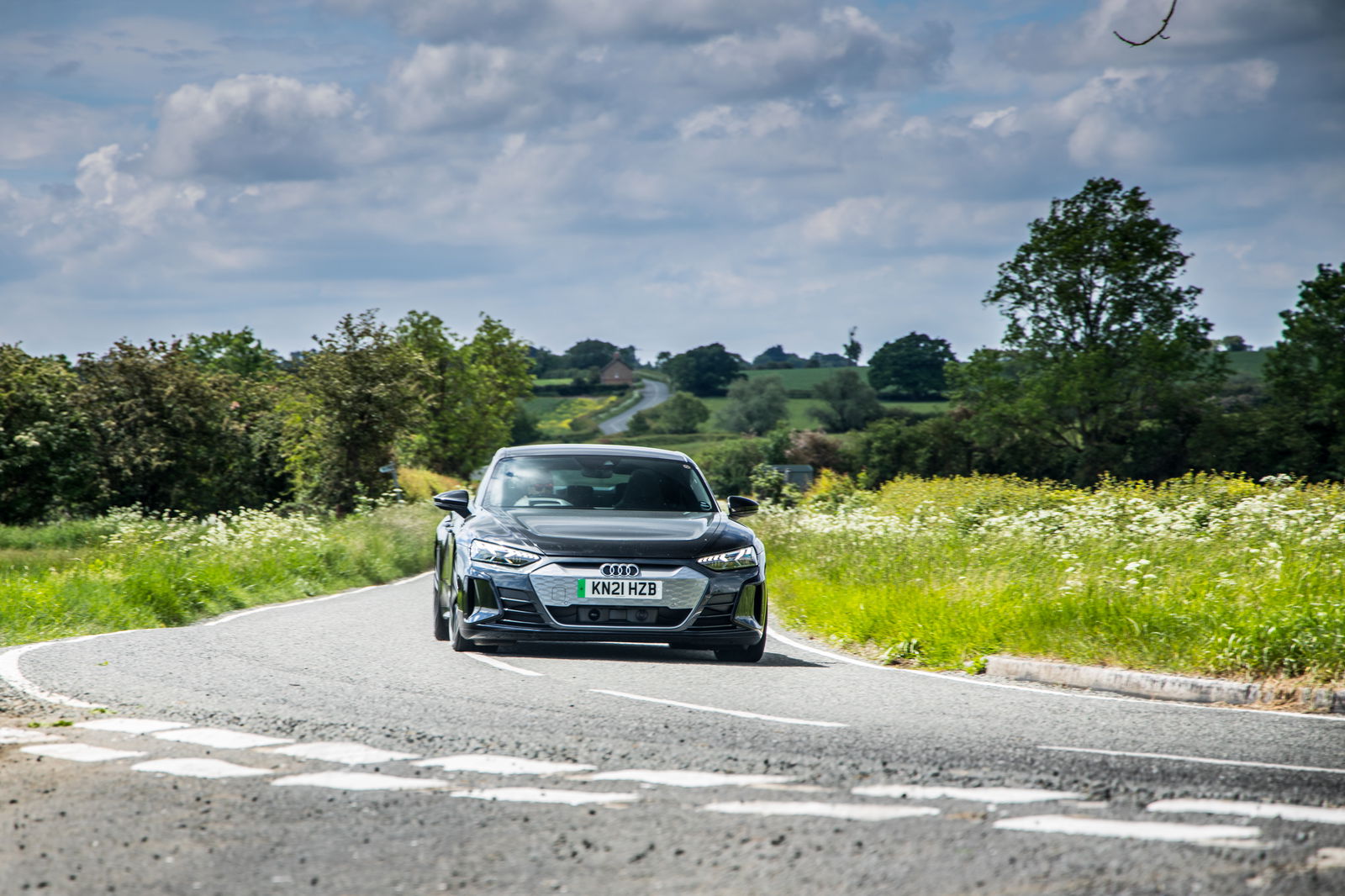 3 Things The Audi E-Tron GT Does Better Than A Porsche Taycan, And 3 It Doesn't