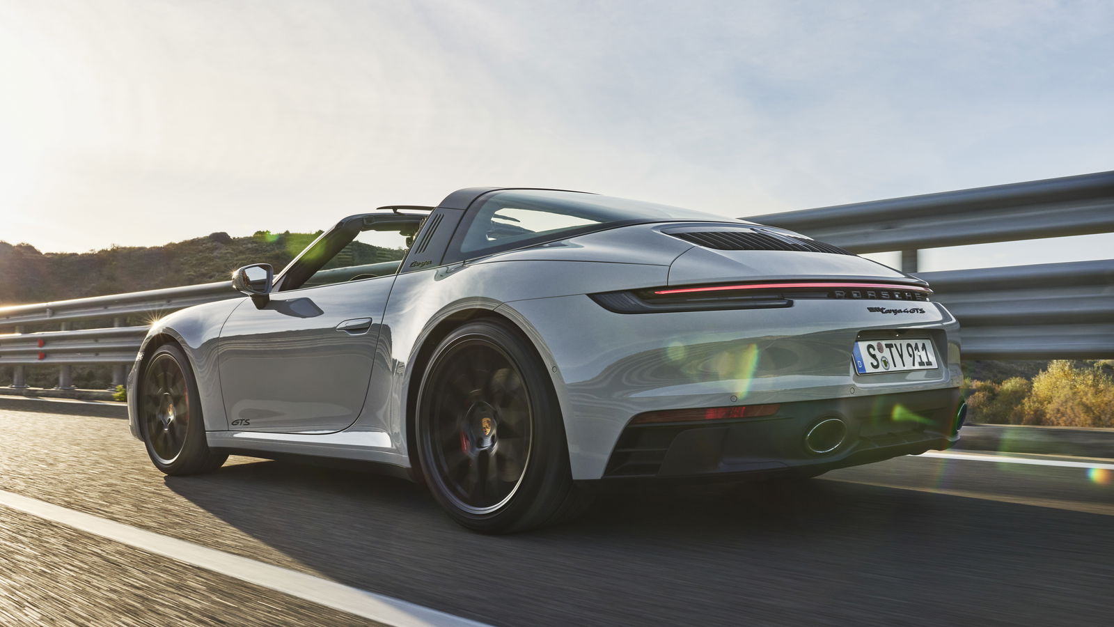 The New 473bhp Porsche 911 GTS Has 992 Turbo Bits And Less Sound Proofing