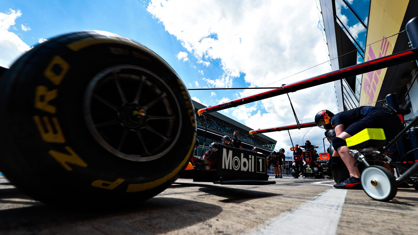 The FIA Thinks F1 Pit Stops Are Too Fast, Is Bringing In Rules To Slow Them Down