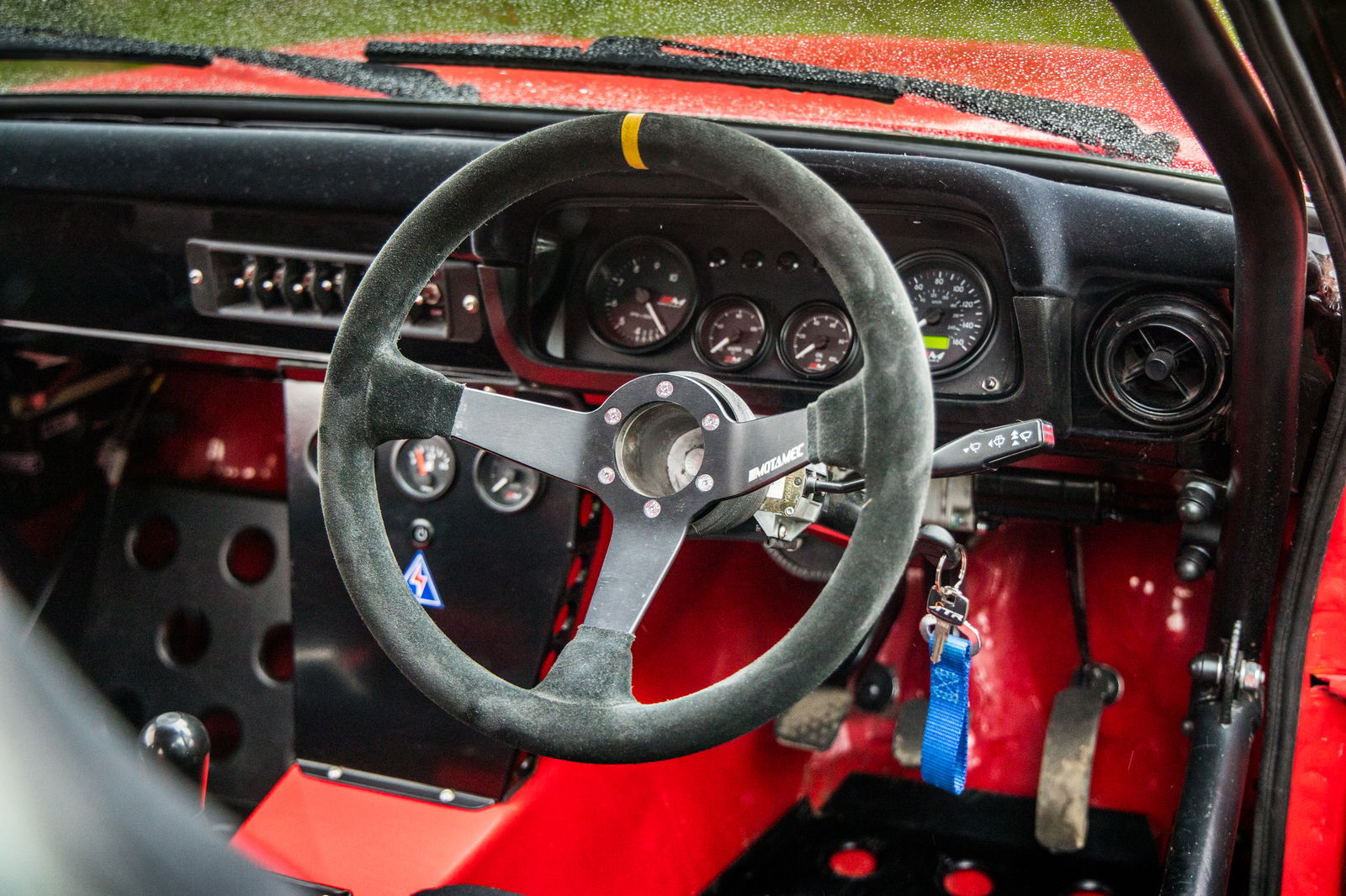 What It's Like To Drive A Brand New Mk2 'Ford Escort'