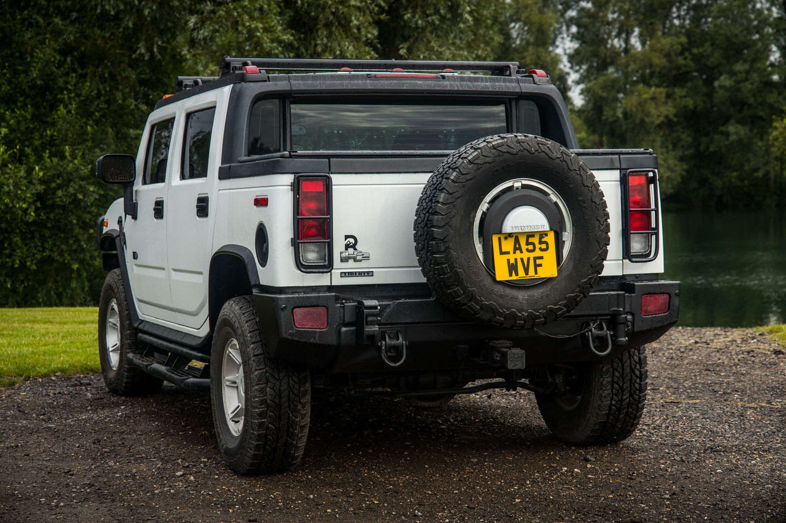 Driving A Hummer H2 Is An Awful And Brilliant Experience All At The Same Time