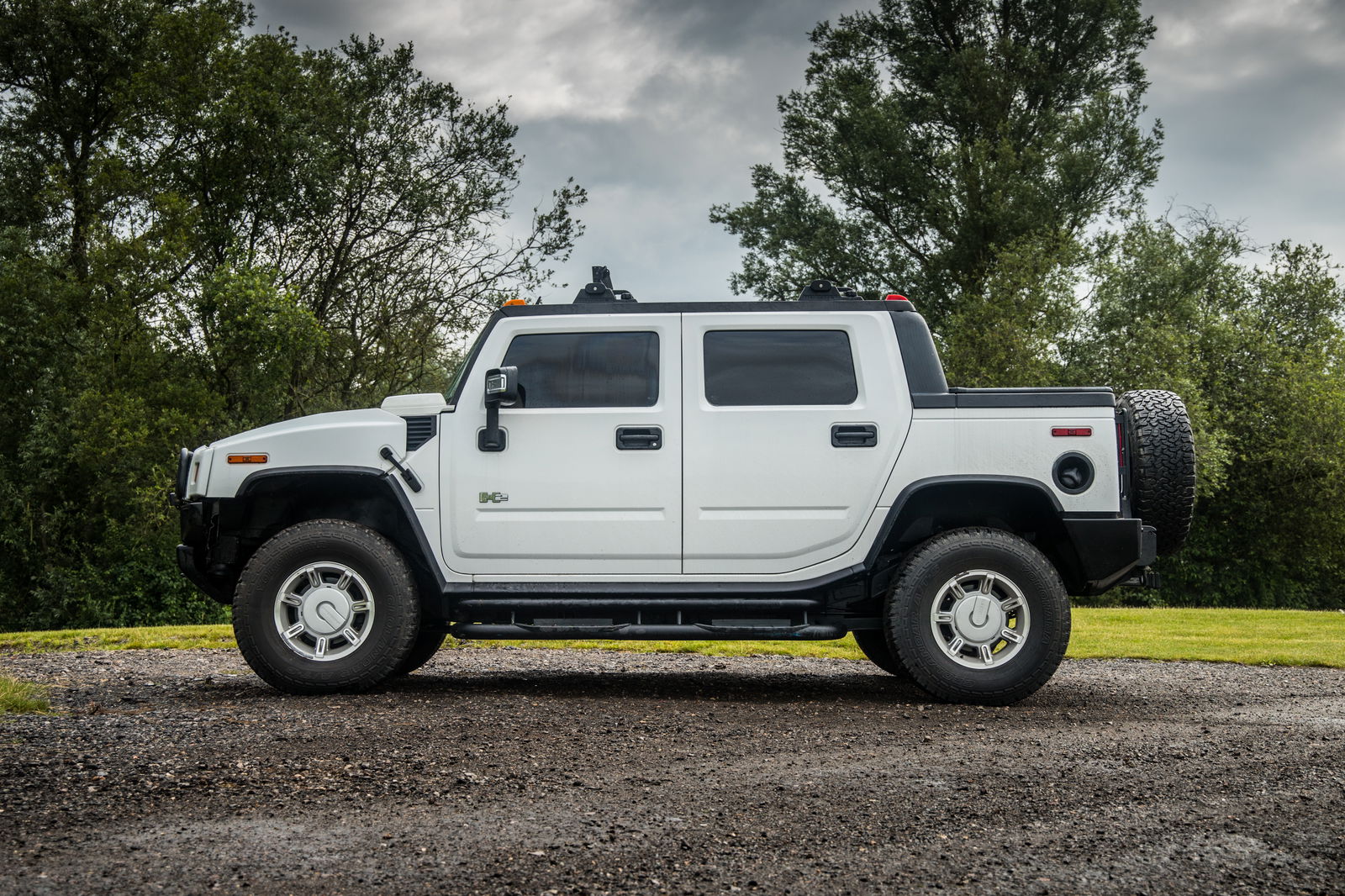Driving A Hummer H2 Is An Awful And Brilliant Experience All At The Same Time