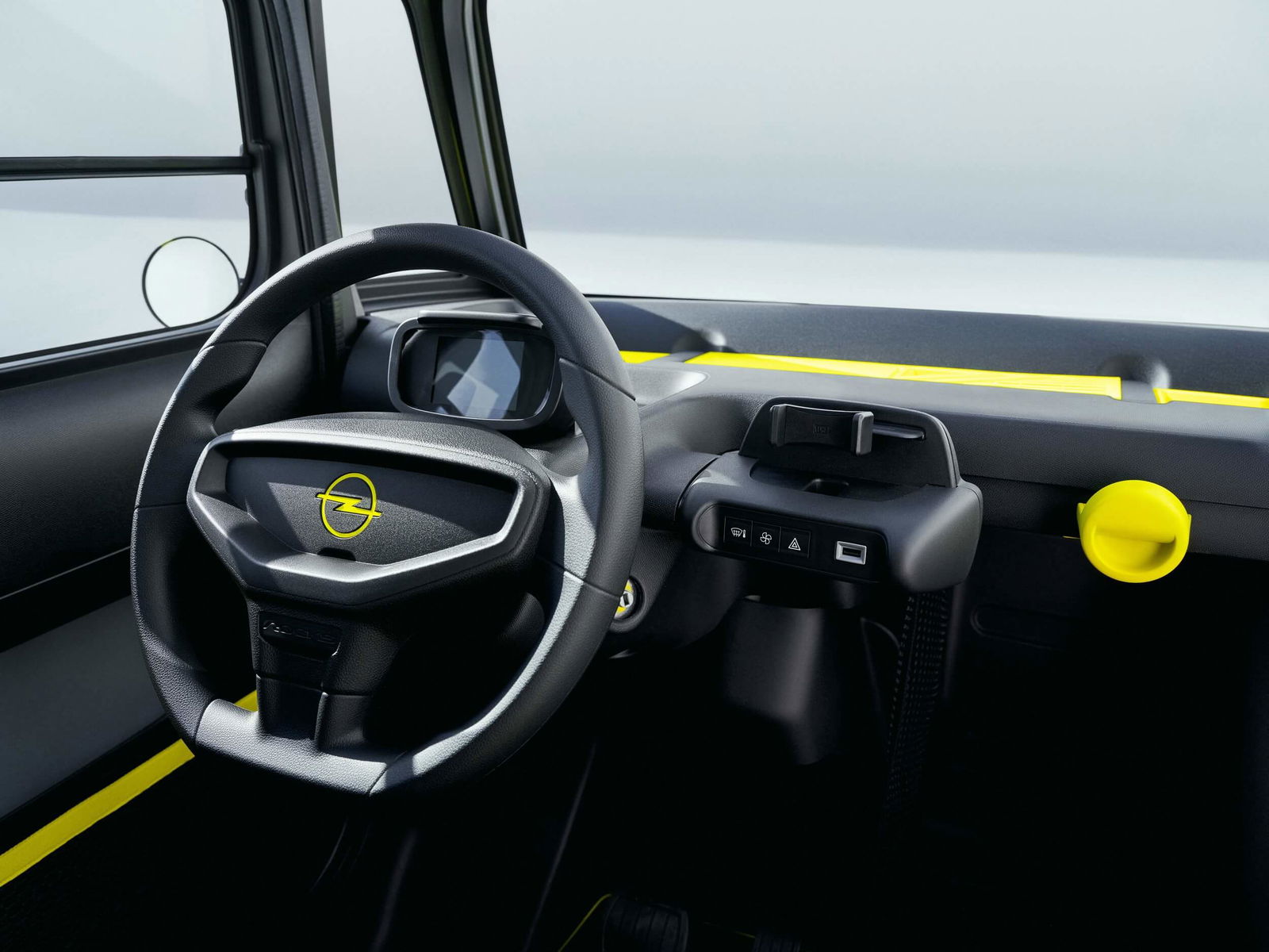 The 8bhp Opel Rocks-e Looks Awfully Familiar