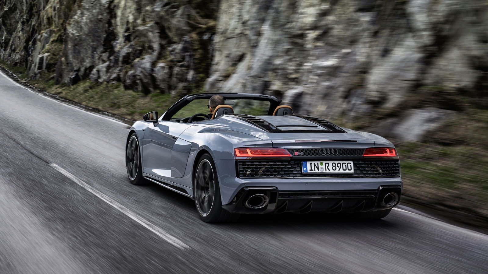 The New Audi R8 Performance RWD Is A 562bhp V10 Skid Machine