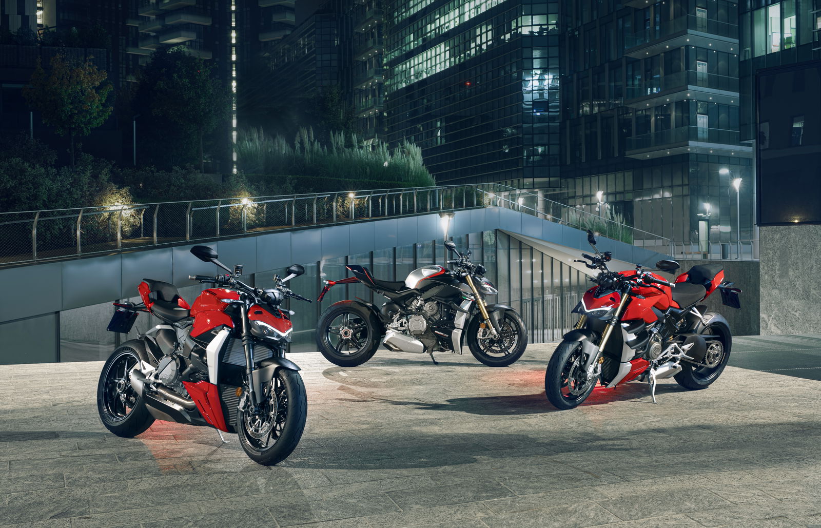 The More Easygoing Ducati Streetfighter 'V2' Still Makes 850bhp Per Tonne