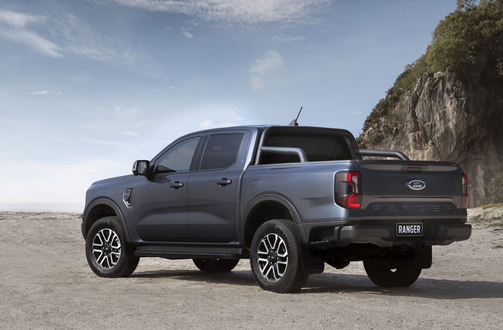 The New Ford Ranger Has An Angry Face And A V6, Raptor En-Route