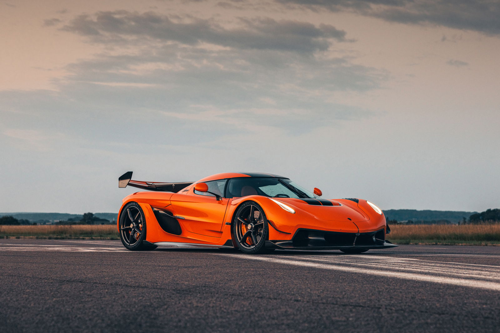 33 Spectacular Car Wallpapers For Desktop And Mobile