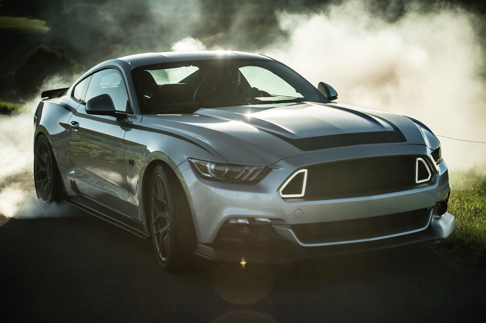 Top 5 Features of the Mustang RTR (And Lots of Reasons Why It's a Kickass Brand)
