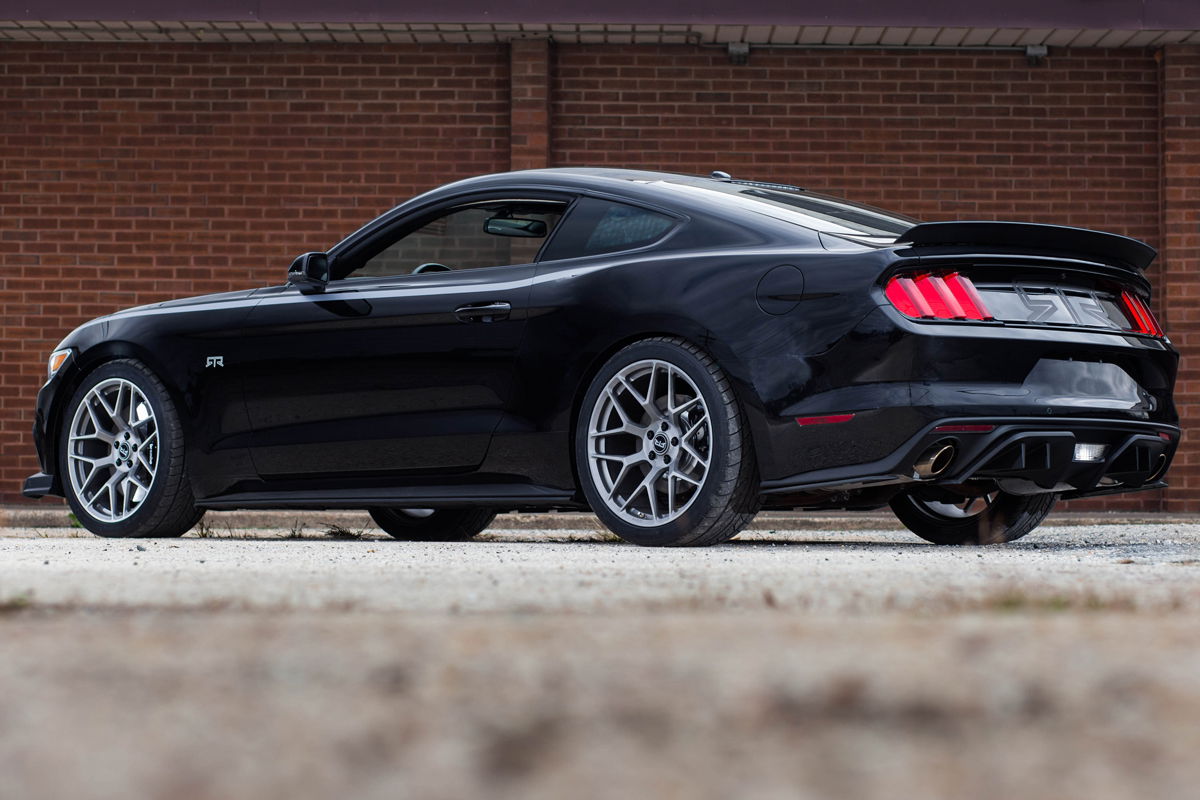 Top 5 Features of the Mustang RTR (And Lots of Reasons Why It's a Kickass Brand)