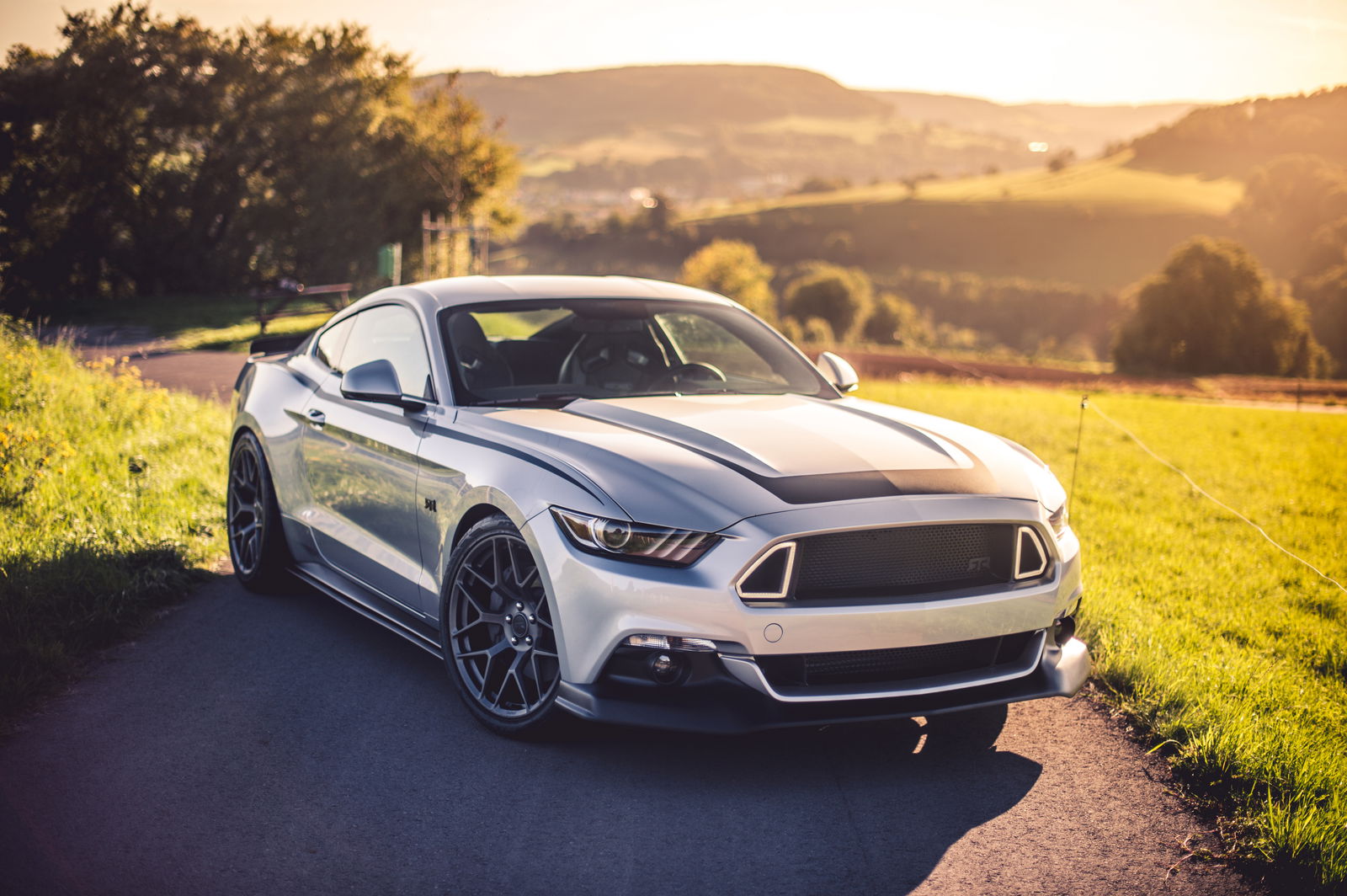Top 5 Features of the Mustang RTR (And Lots of Reasons Why It's a Kickass Brand)