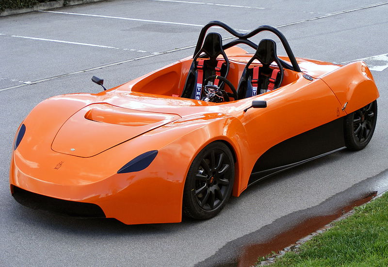 Engine size: 998 cm^3. About: it's one of the rarest and lightest cars in the world- only 400kg!