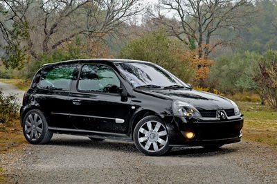 Renault Sport Clio 182: The Baddest Hot Hatch I've Ever Driven. Hands Down.