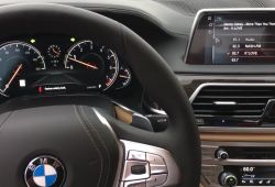 2016 BMW 750i xDrive: Utter Tech Fest Inside Out