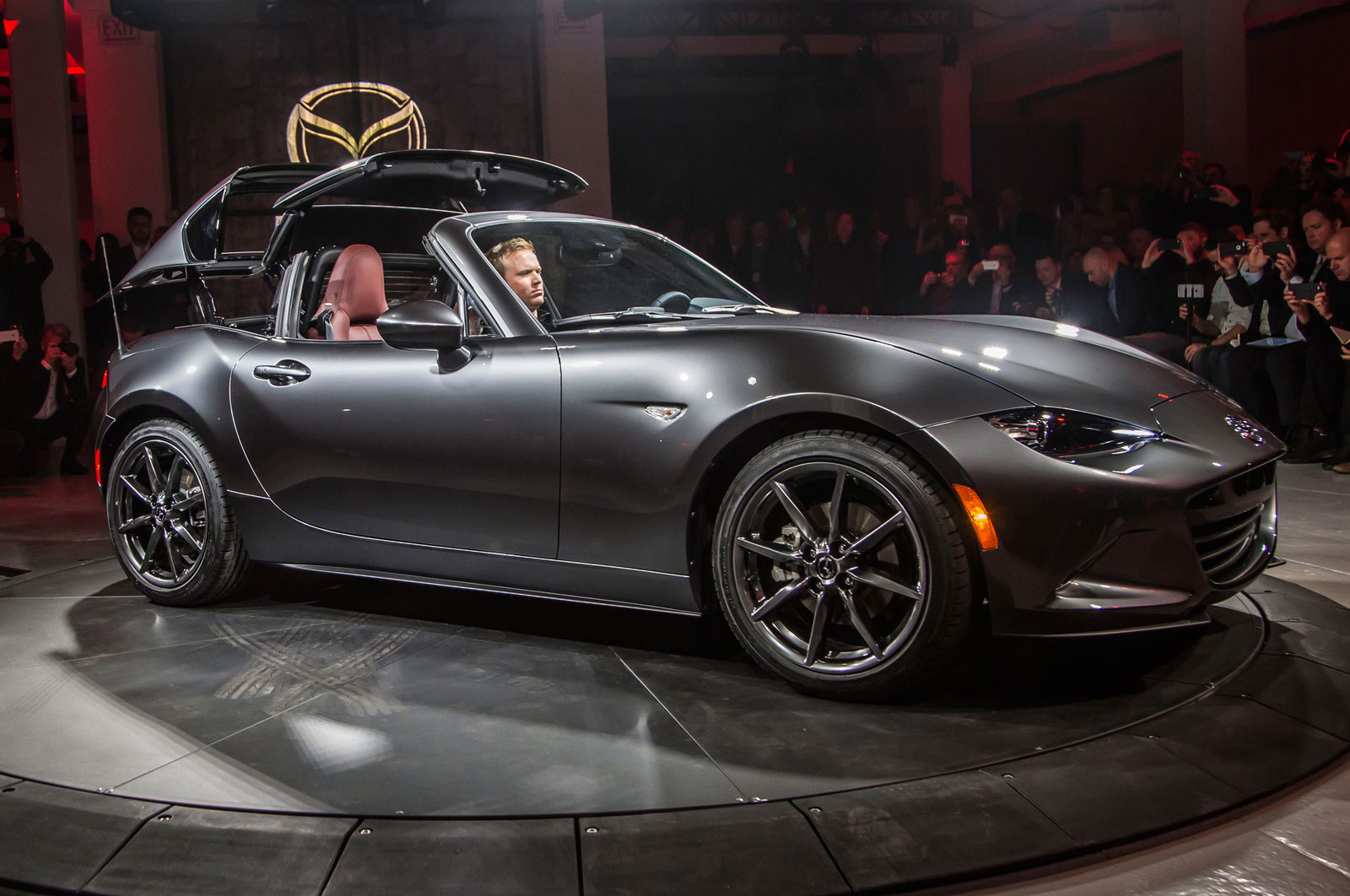 Mazda Unveiled the 2017 MX-5 RF and It's Stunning!