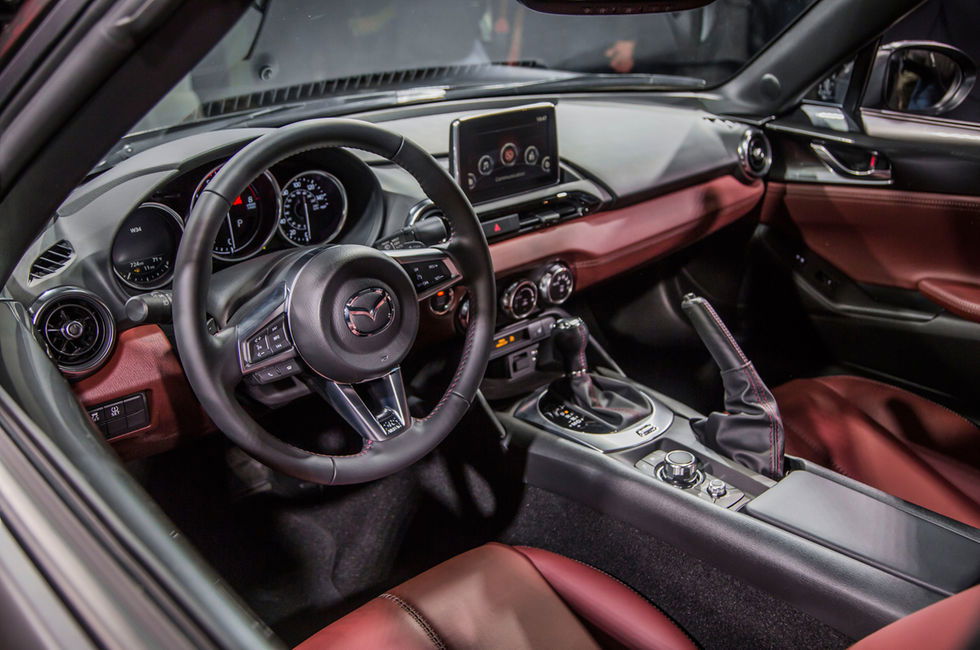 Mazda Unveiled the 2017 MX-5 RF and It's Stunning!