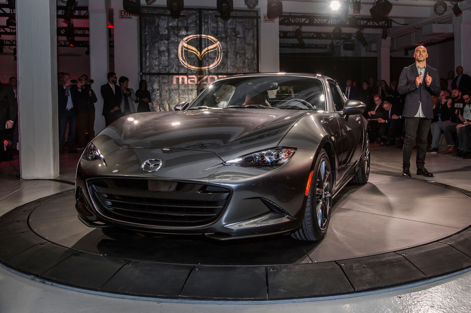Mazda Unveiled the 2017 MX-5 RF and It's Stunning!