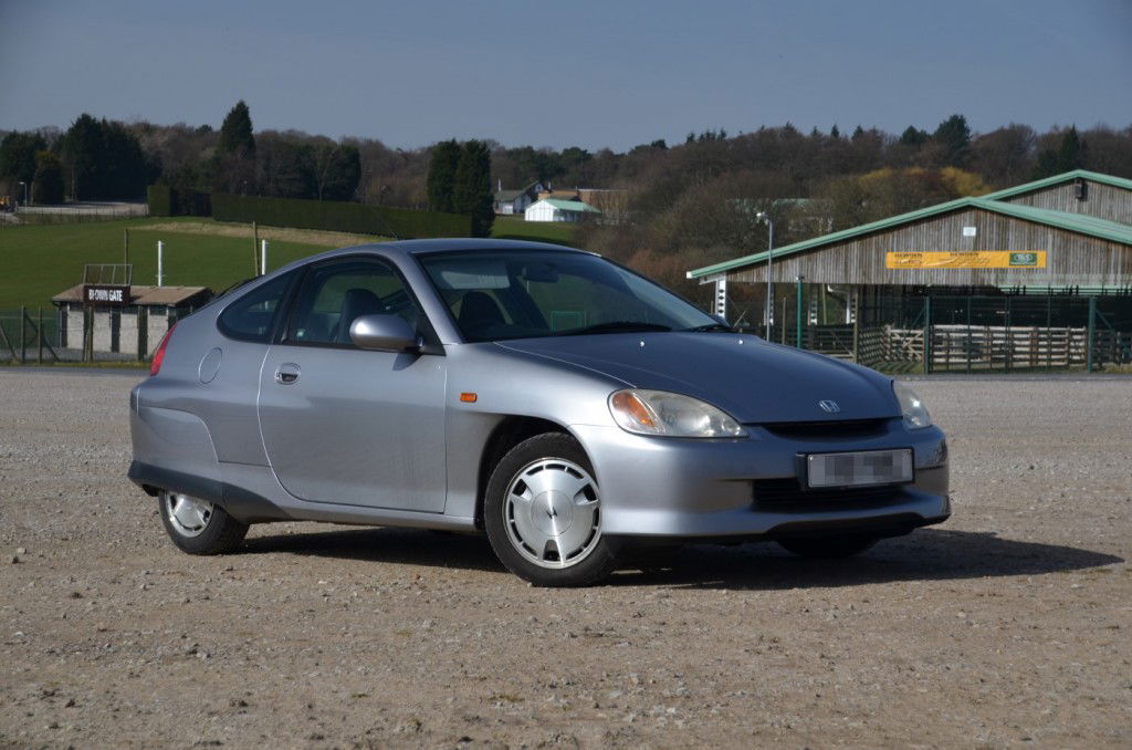 If there's one car that petrolheads hate more than the Prius, it's this: the Honda Insight. Slow, impractical and expensive, not even Honda's fantastic manual shifter could make you want it.
