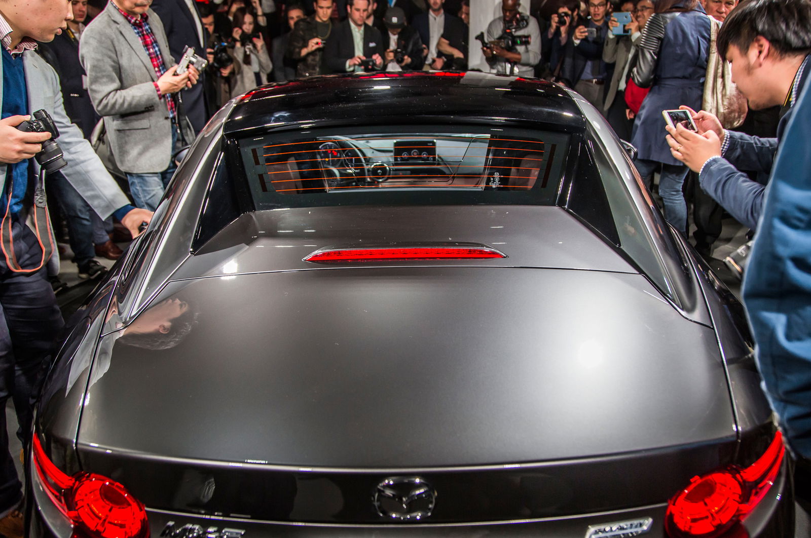 Mazda Unveiled the 2017 MX-5 RF and It's Stunning!