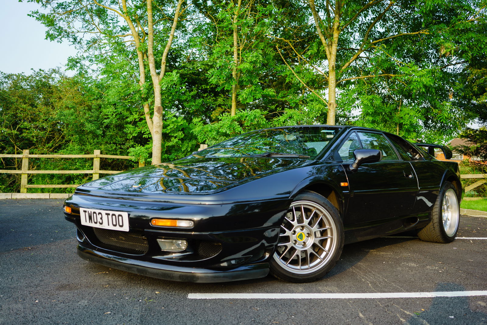 Esprit was already 20-years old by the time the V8 was introduced, multiple revisions and changes kept it looking good right until the end.