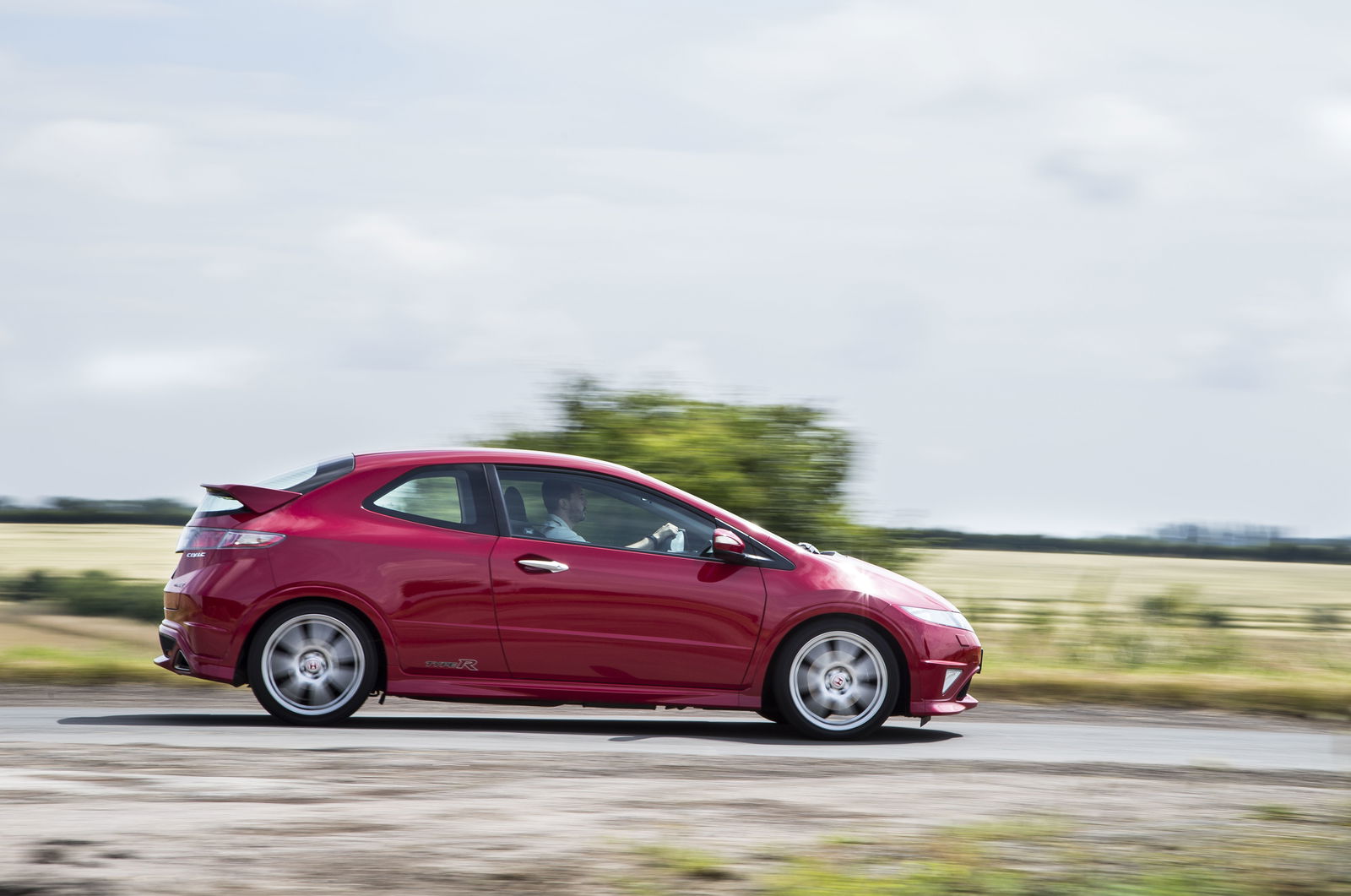 Does The FN2 Honda Civic Type R Deserve All The Hate?