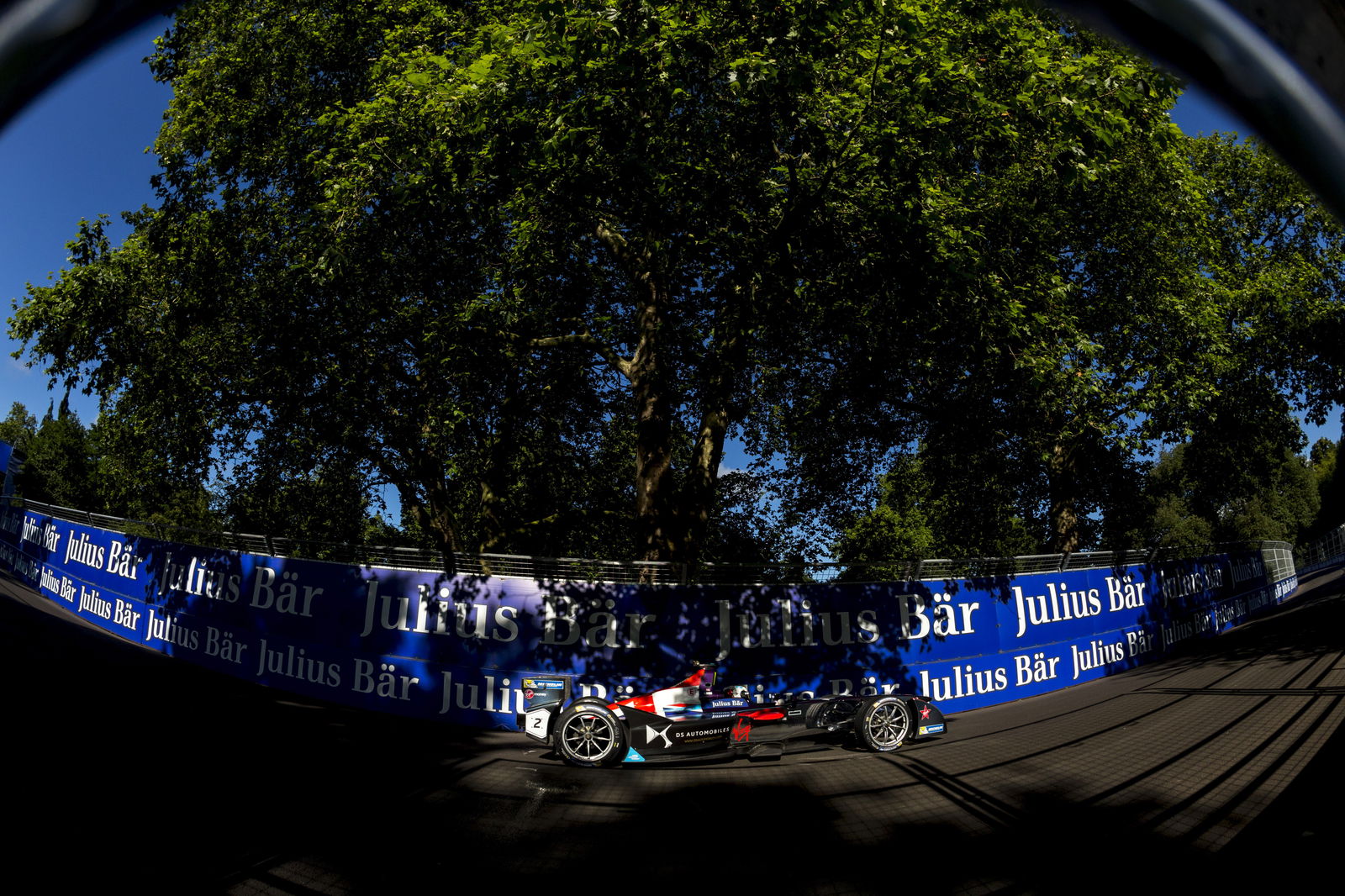 Here’s How Formula 1 Cars Compare To Electric Formula E Racers