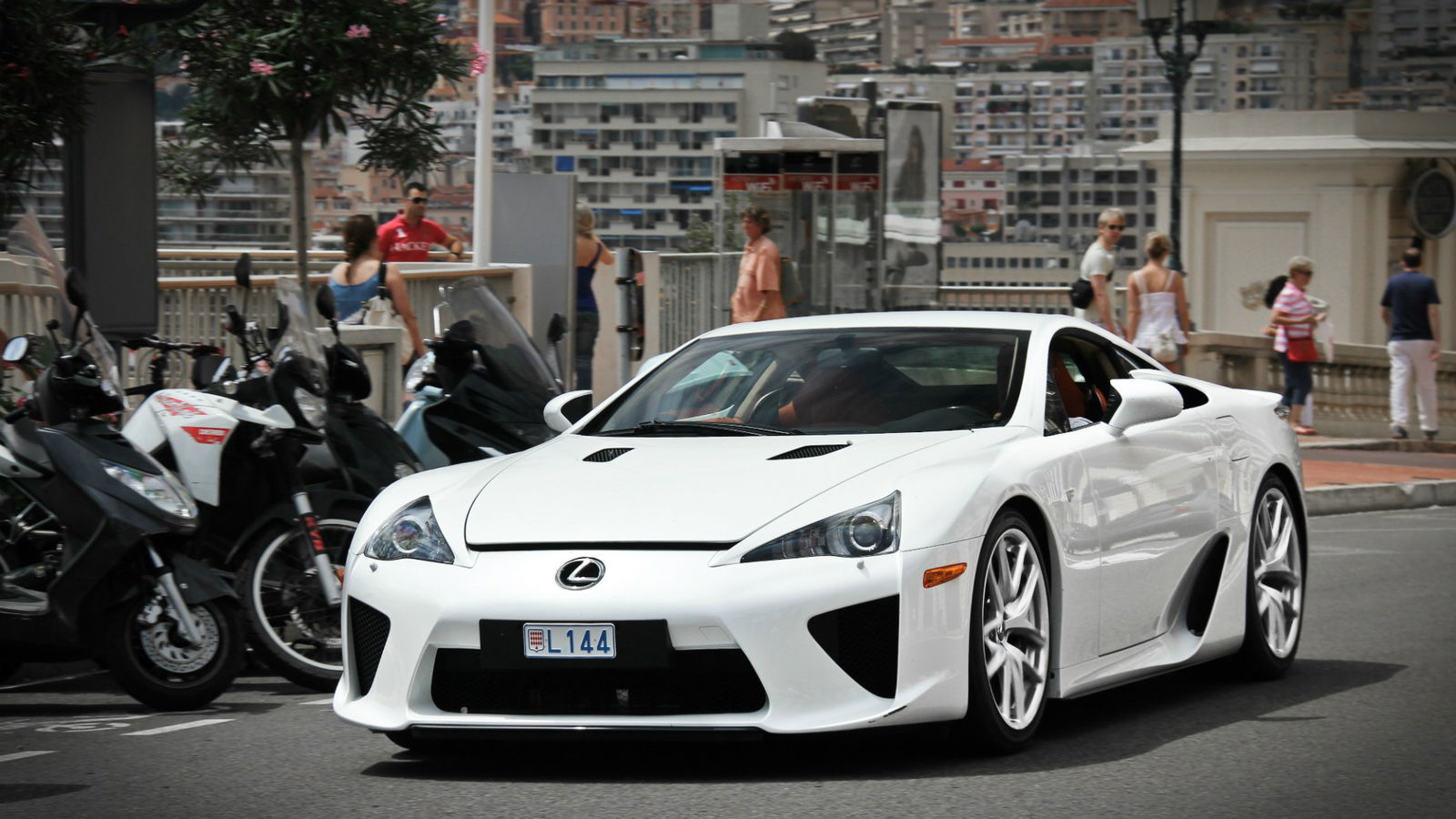 The LFA is an amazing car, but, even though it has one of the best sounding engines ever and is incredibly refined and engaging to drive, it is still quite overpriced for what it actually offers...