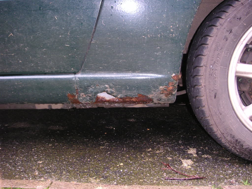 The classic Mazda MX-5 rusty sill and wheel arch areas