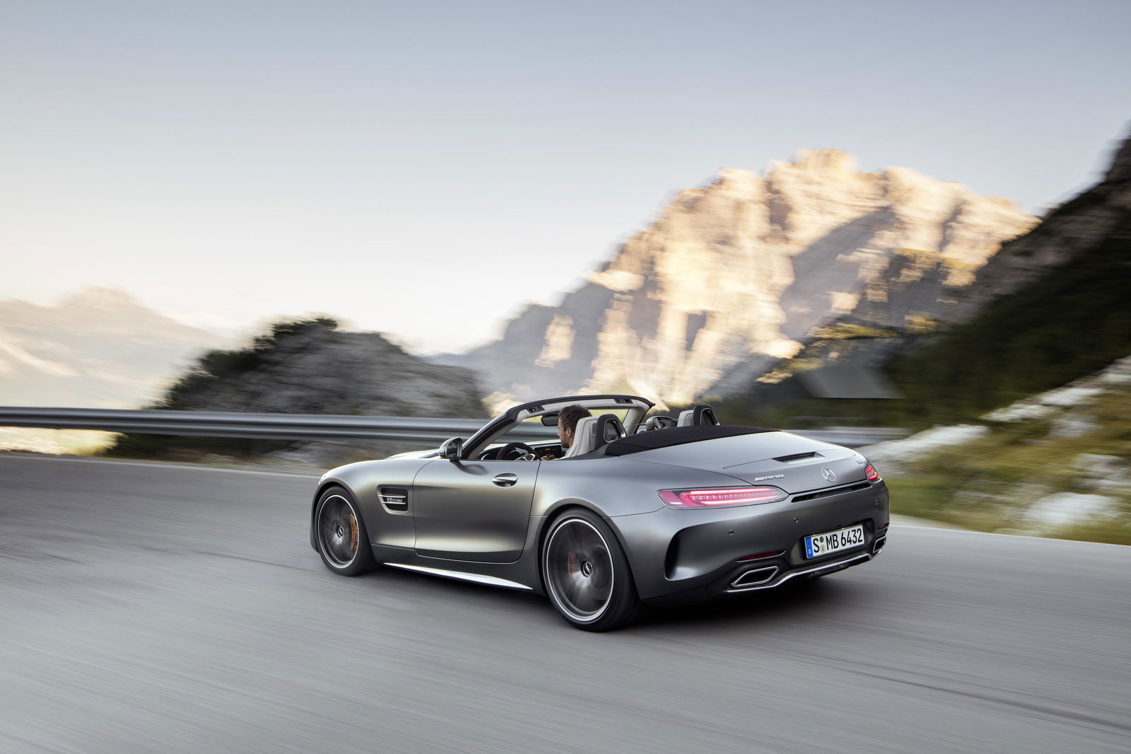 The Mercedes-AMG GT C Roadster Is A 547bhp Drop Top With An Angry Face