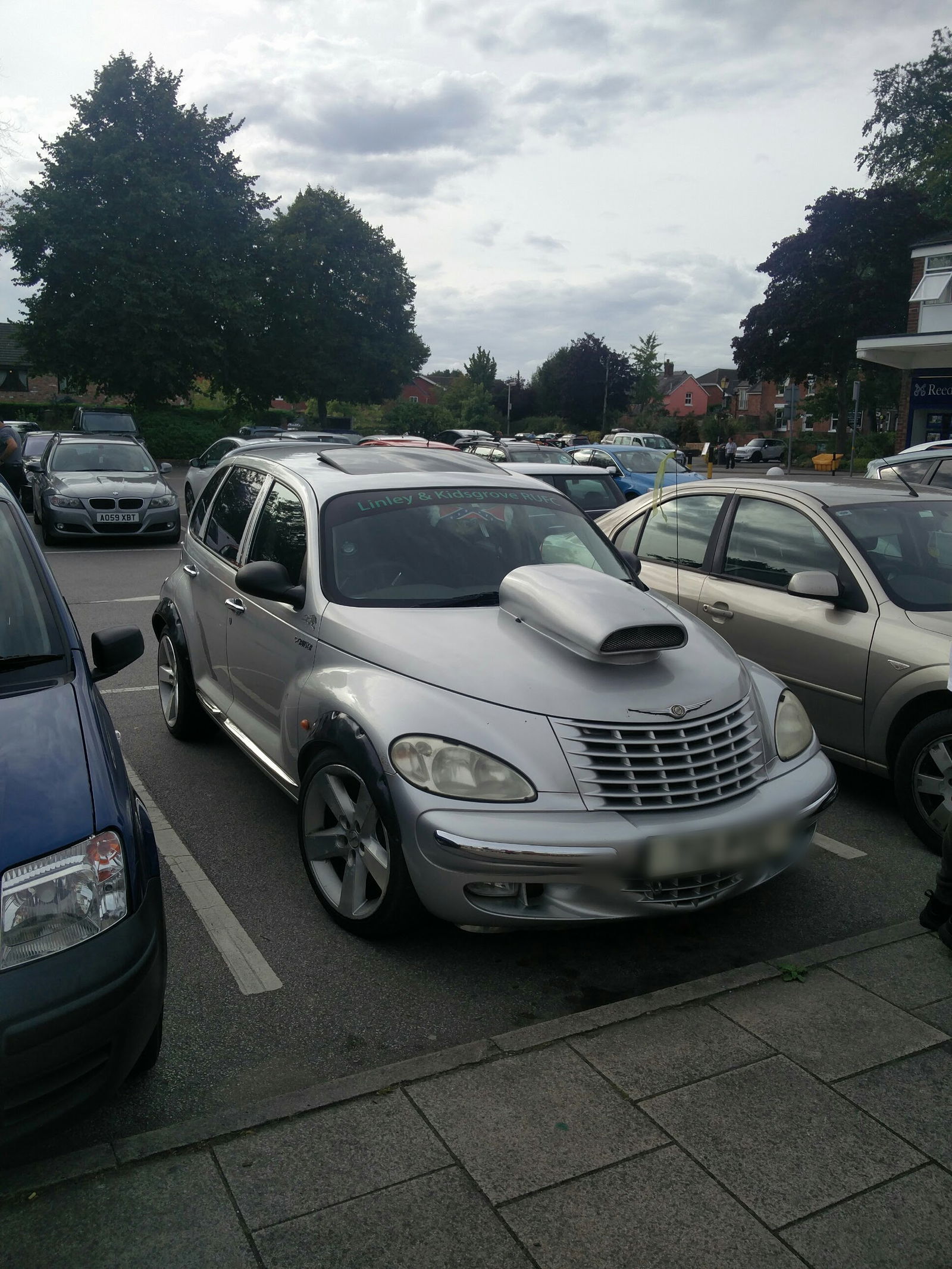 Source: Reddit Sh*ty Car Mods, user squelch_muscle
