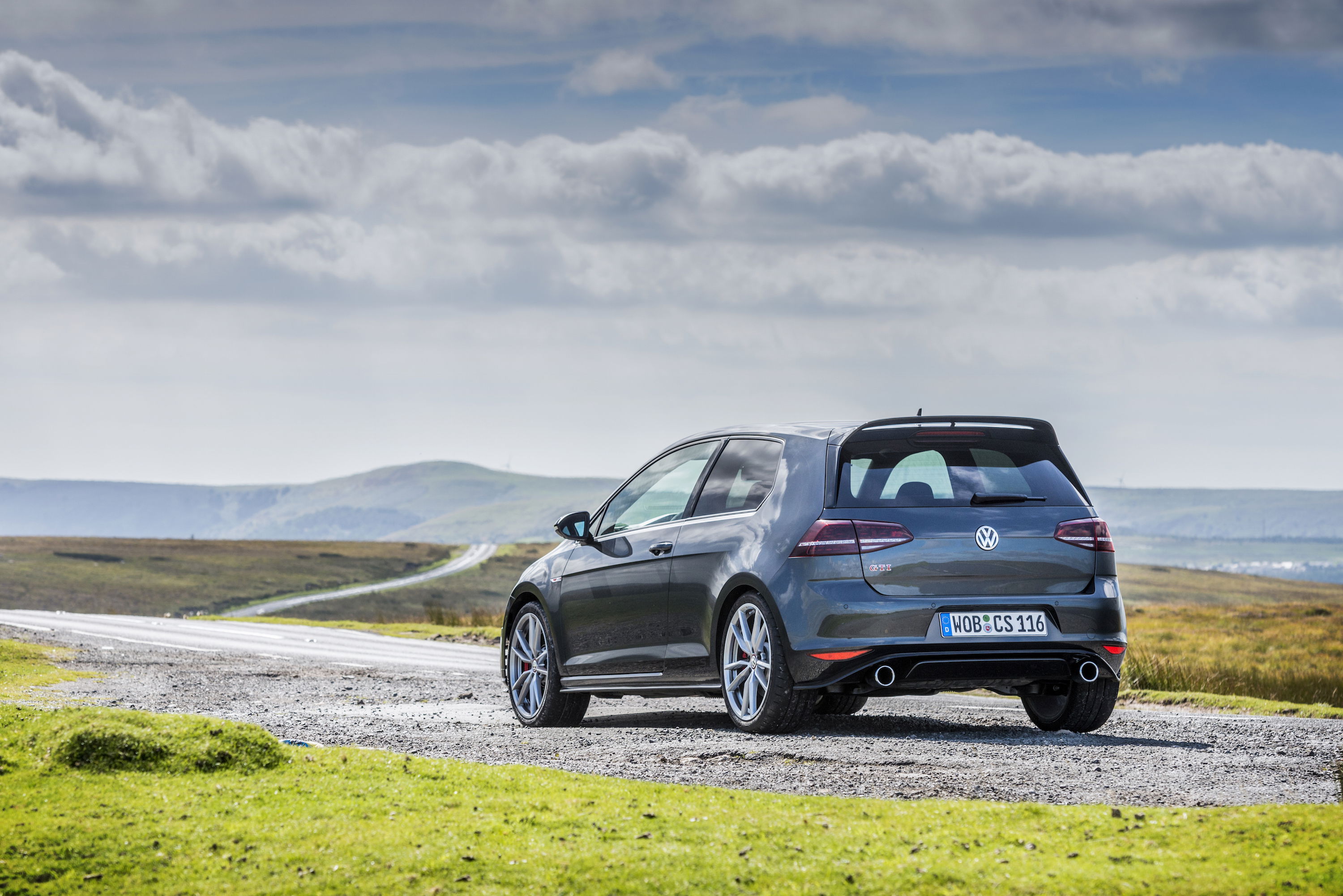 Hooning A VW Golf GTI Clubsport S On A Mountain Road Was My Idea Of Hot Hatch Perfection