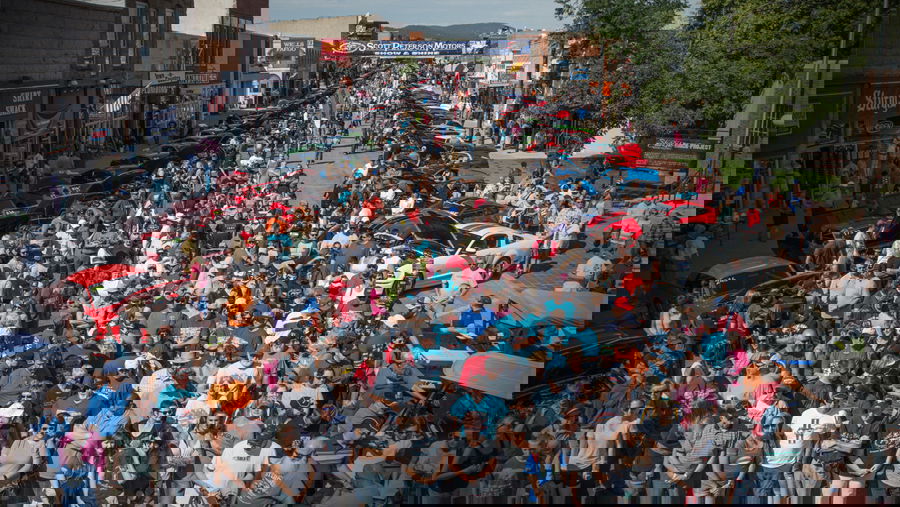 I Survived A Massive Mustang Gathering - Here’s What I Learned