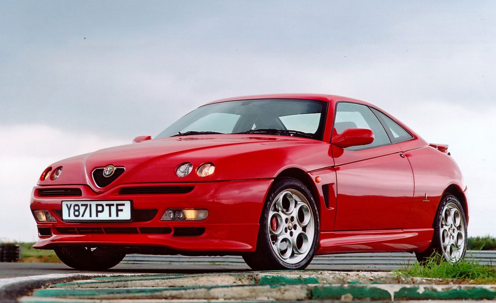 The Alfa Romeo GTV came with particularly lacklustre belts that needed frequent changing, with matters not being helped by their awkward placement within the engine bay