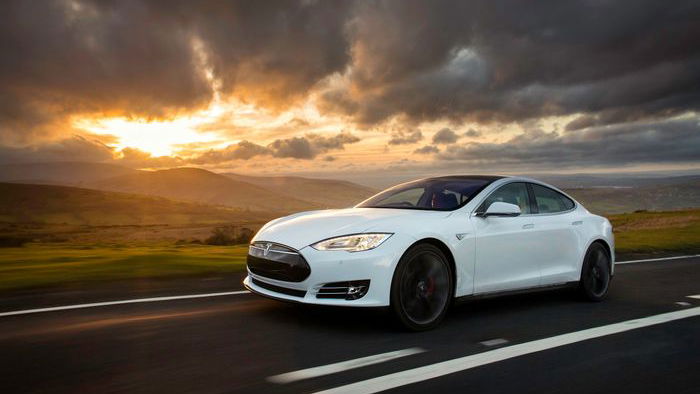 Tesla Is About To Cut Off Its Free Supercharger Access Deal