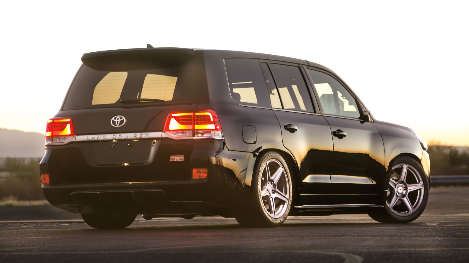 Behold The 2000bhp, 220mph Toyota 'Land Speed Cruiser'