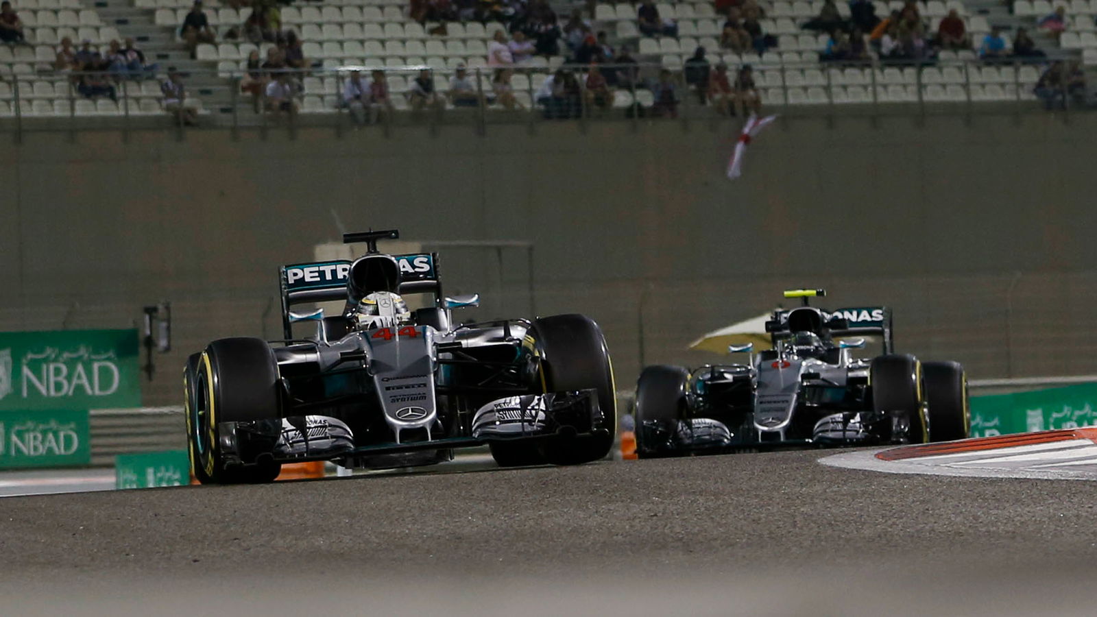 Hamilton Tried To Win The F1 Title By Driving Super Slow, But It Didn’t Work