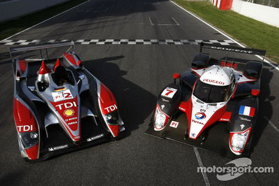 Audi R10 TDI (left) and Peugeot 908 HDi FAP (left)