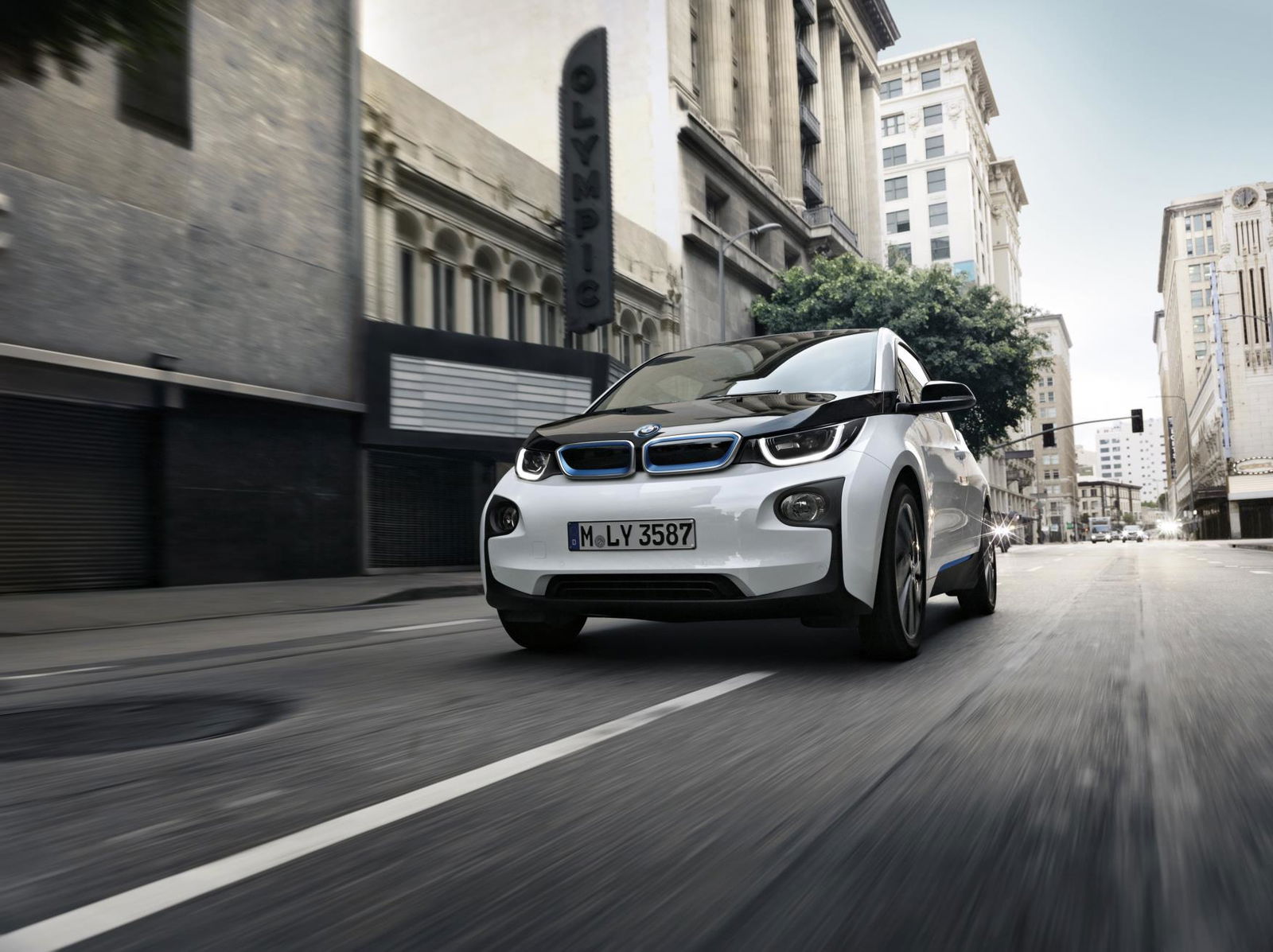 The i3 city car uses the IC engine as a generator to power electric motors in a series hybrid system