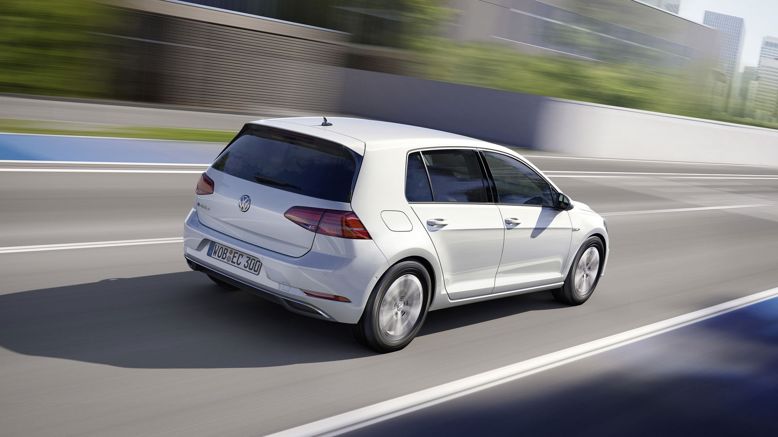 Say Hello To The Smarter, More Powerful VW e-Golf
