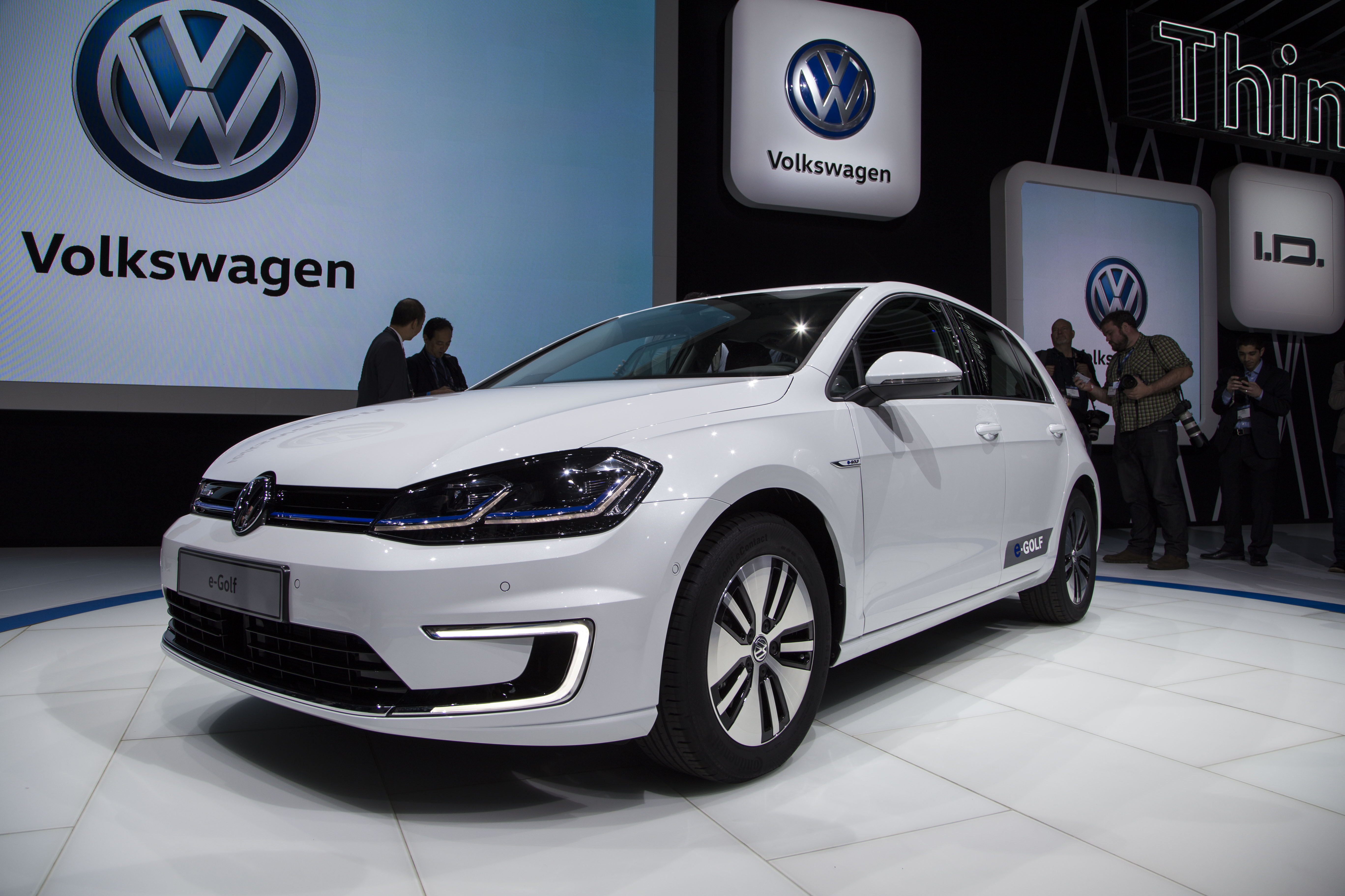 Say Hello To The Smarter, More Powerful VW e-Golf