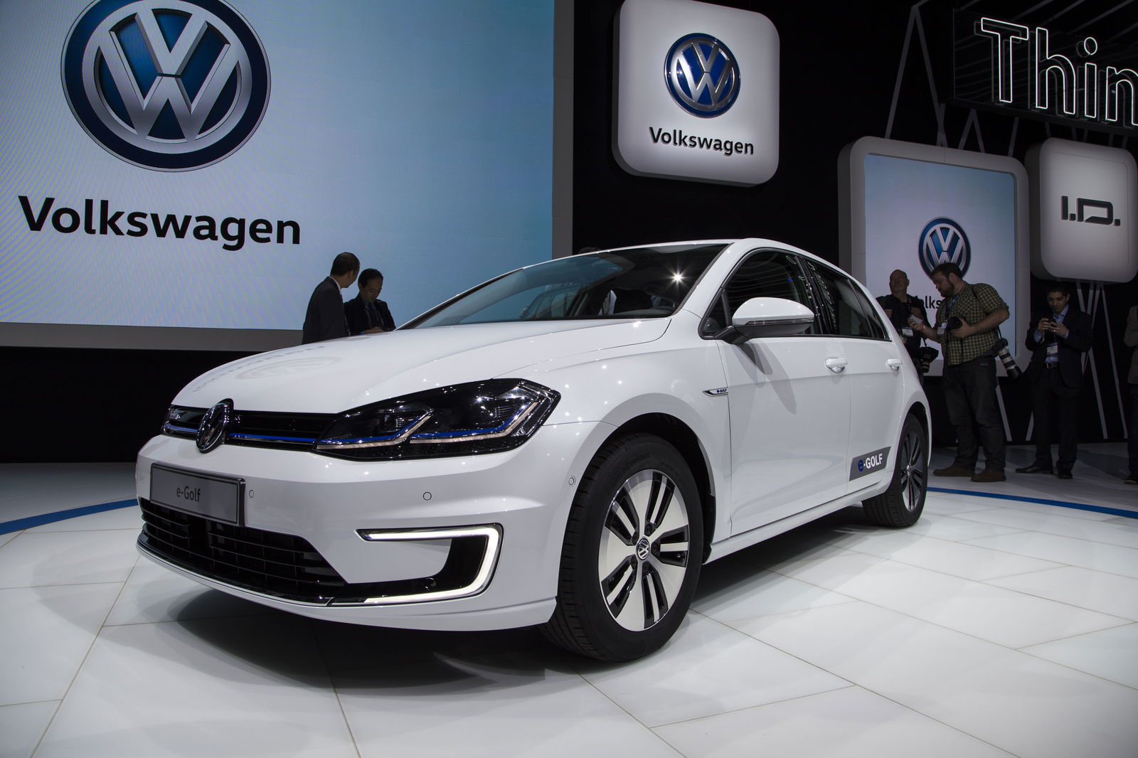 Say Hello To The Smarter, More Powerful VW e-Golf