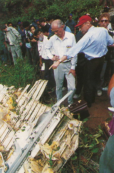 In the aftermath of Flight 004, Niki Lauda travelled to Ground Zero to help with the investigation and the grieving process.