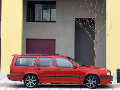 7 Present-Movers Santa Might Choose If He Were A Car Guy