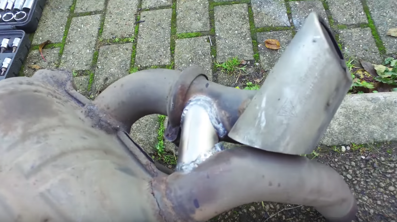 A Little Bit Of Metal Can Make A Stock 996 Porsche 911 Sound Awesome