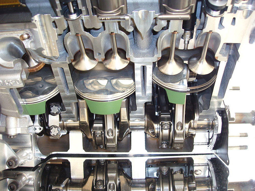 5 Reasons Why You Can't Put An F1 Engine In A Road Car