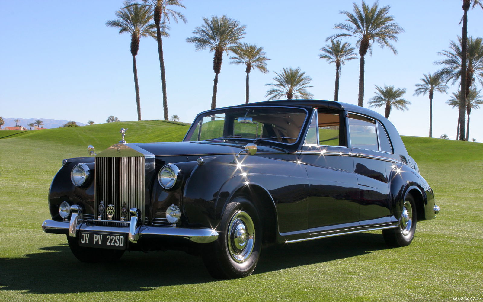 A Look Back At The World's Finest Motor Car: The Rolls-Royce Phantom