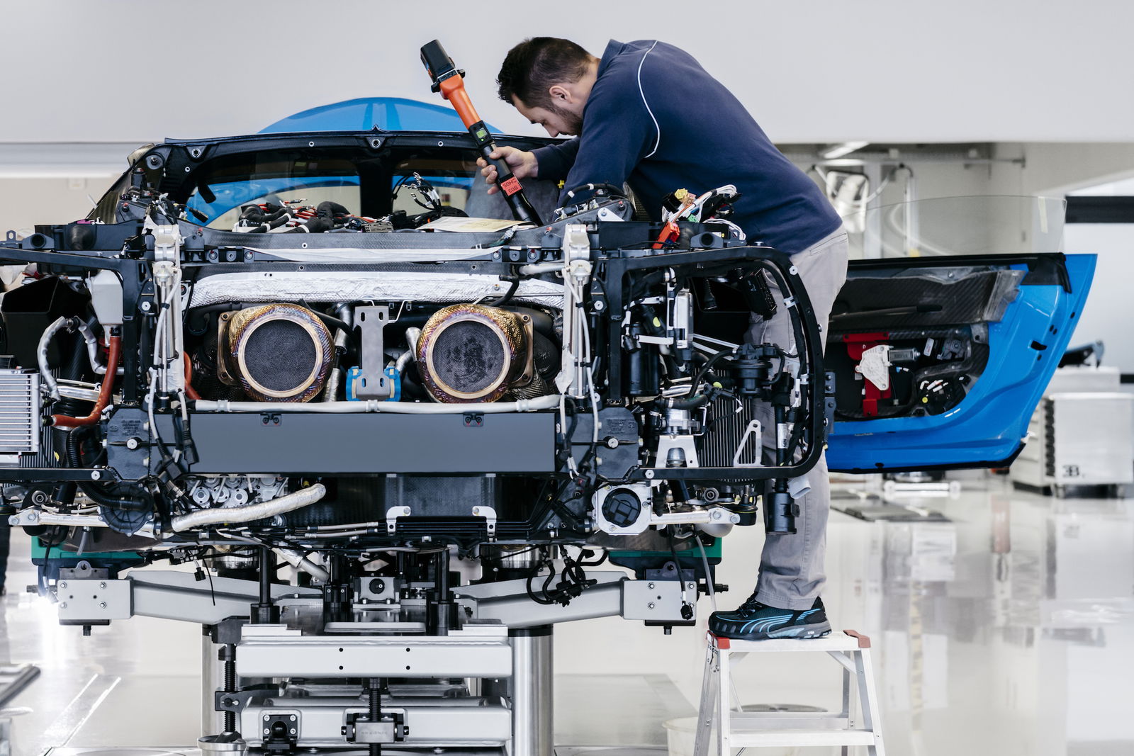 8 Fascinating Facts About The Bugatti Chiron's Production