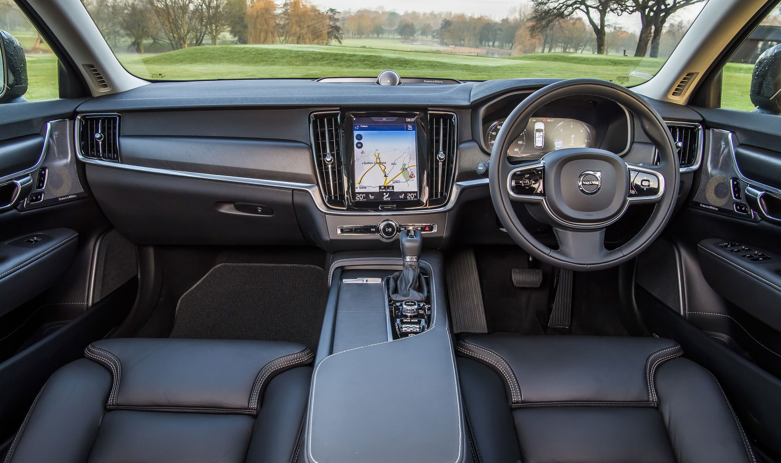 Volvo V90 Cross Country Review: The Weirdly Cool Swede You’ll Want To Get Muddy