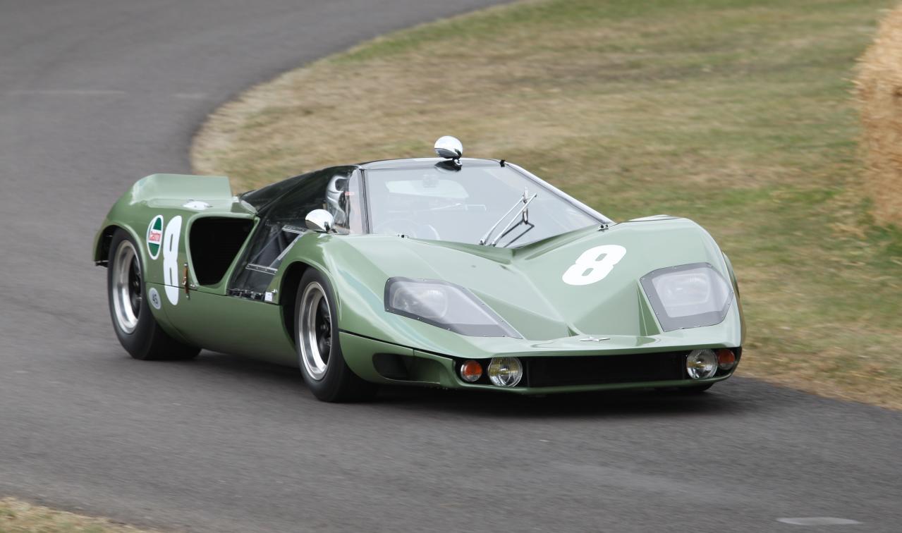 The striking Mantis XP with its gorgeous, angular body...