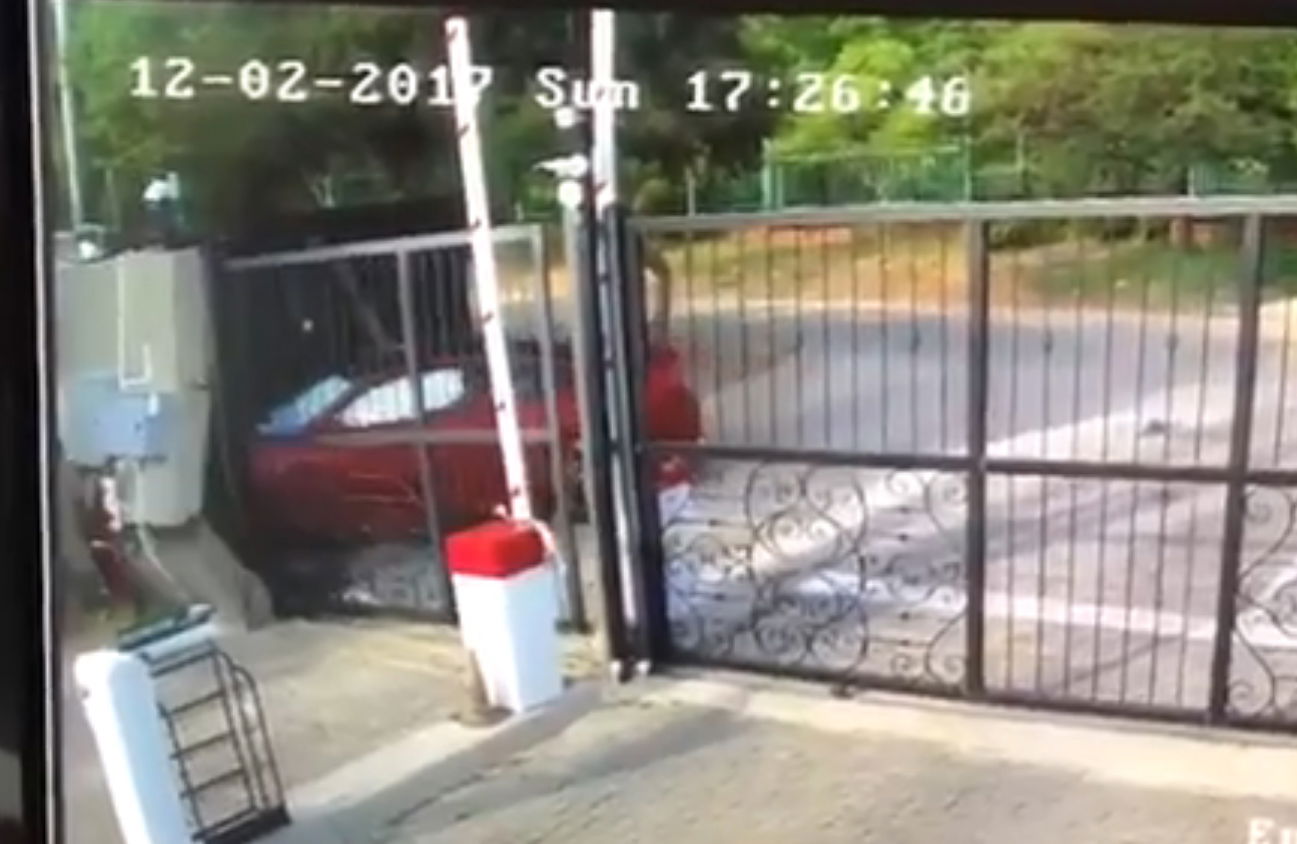BMW M6 Demolishes Brick Security Wall After Driver Badly Loses Control